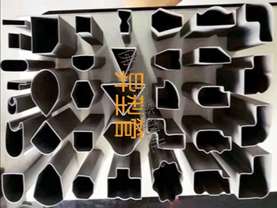 多規(guī)格異形管.jpg 多規(guī)格異形管.jpg